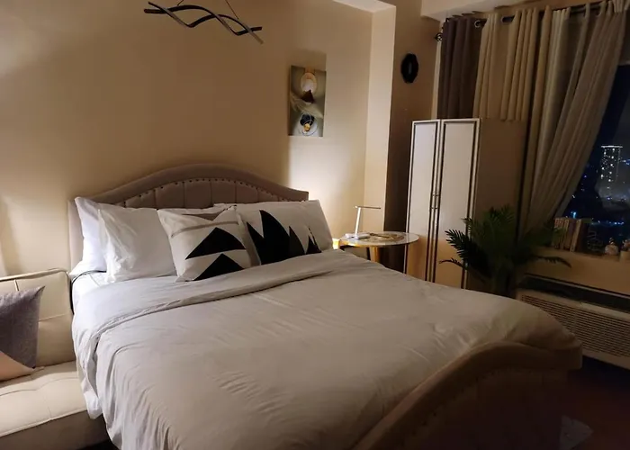 Spectacular Penthouse With Stunning Balcony In Eastwood Mall Manila