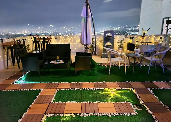 Apartment Spectacular Penthouse With Stunning Balcony In Eastwood Mall Manila