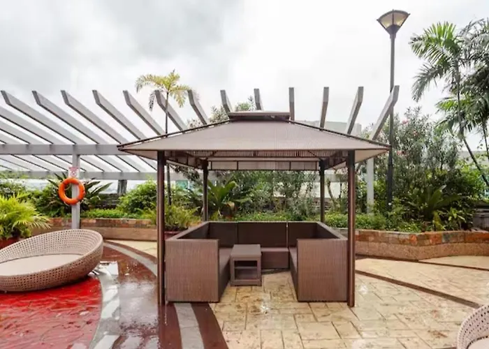 Spectacular Penthouse With Stunning Balcony In Eastwood Mall Manila