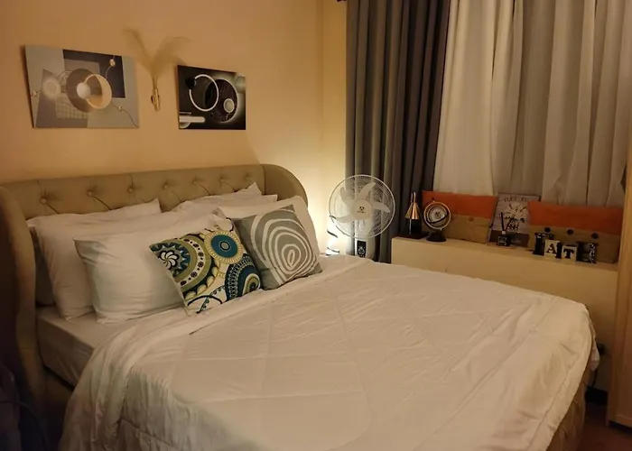 Spectacular Penthouse With Stunning Balcony In Eastwood Mall