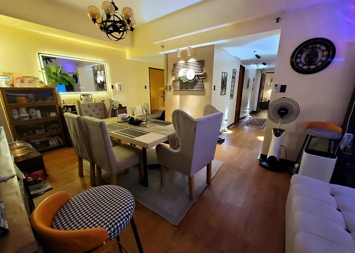 Spectacular Penthouse With Stunning Balcony In Eastwood Mall